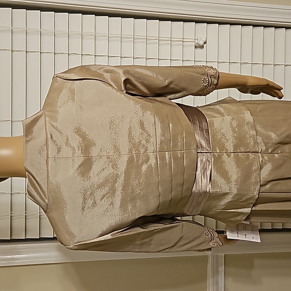 Anna Bell Two Piece Elegant Formal Gown Size 10 - Picture 7 of 8